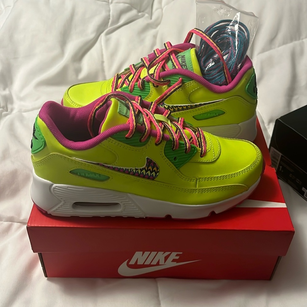 Nike Air Max 90 , Brand new size 3Y